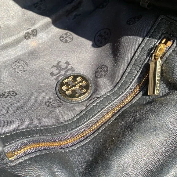 TORY BURCH Savannah Convertible Shoulder Bag - Black with Gold Chain - Picture 15 of 16